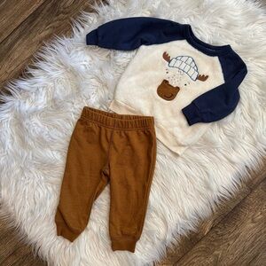 Carter’s Baby Boy Size 9M Moose Fuzzy Sherpa Sweatshirt‎ & Jogger Pants Set